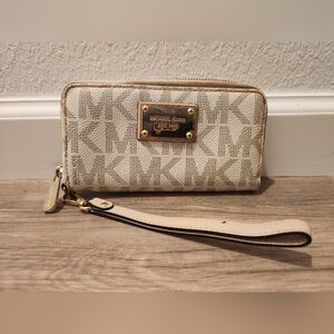 Micheal Kors Wallet